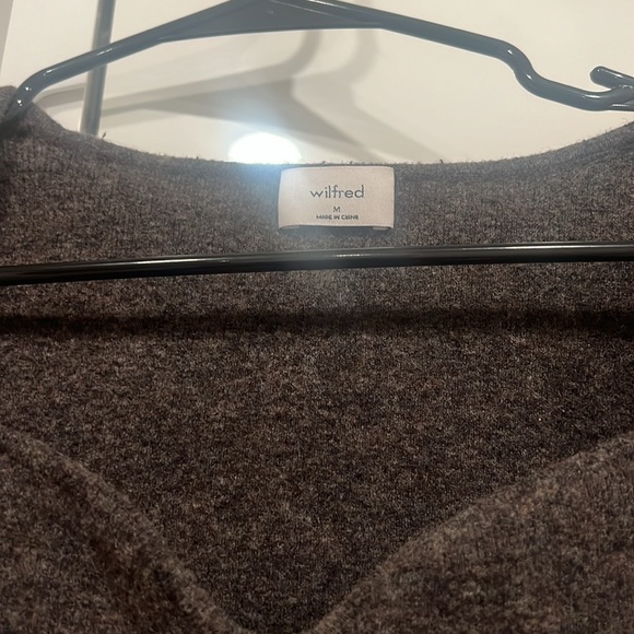 Aritzia Greer Sweater - Picture 2 of 4